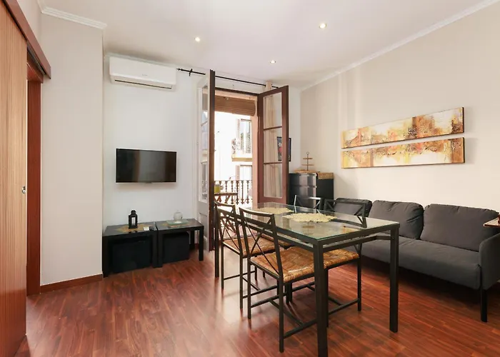 Aparteasy - Turo Park With Lovely Balcony