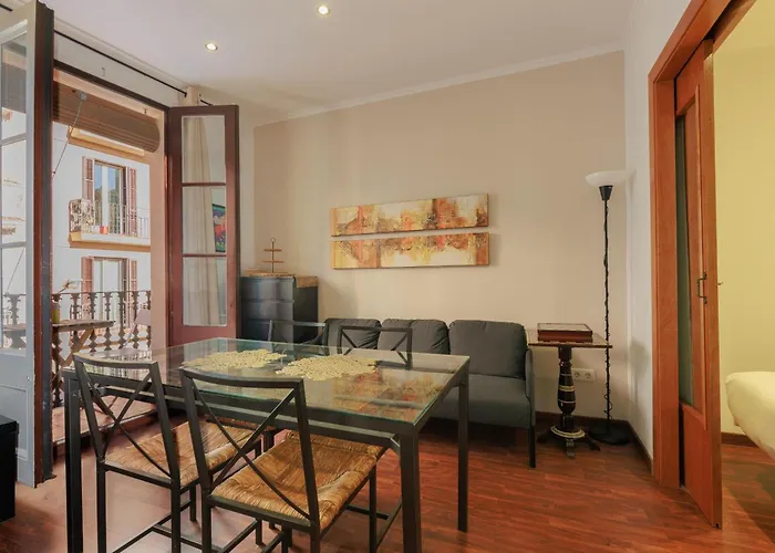 Aparteasy - Turo Park With Lovely Balcony